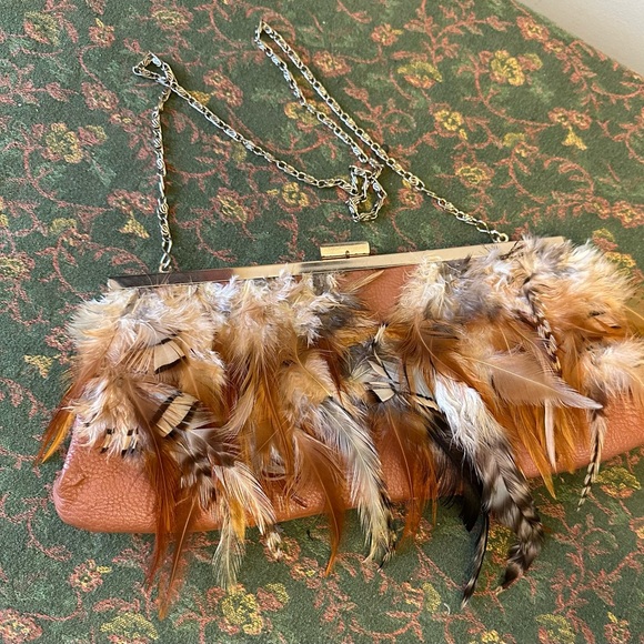 Feather covered clutch purse with chain handles - Picture 1 of 9